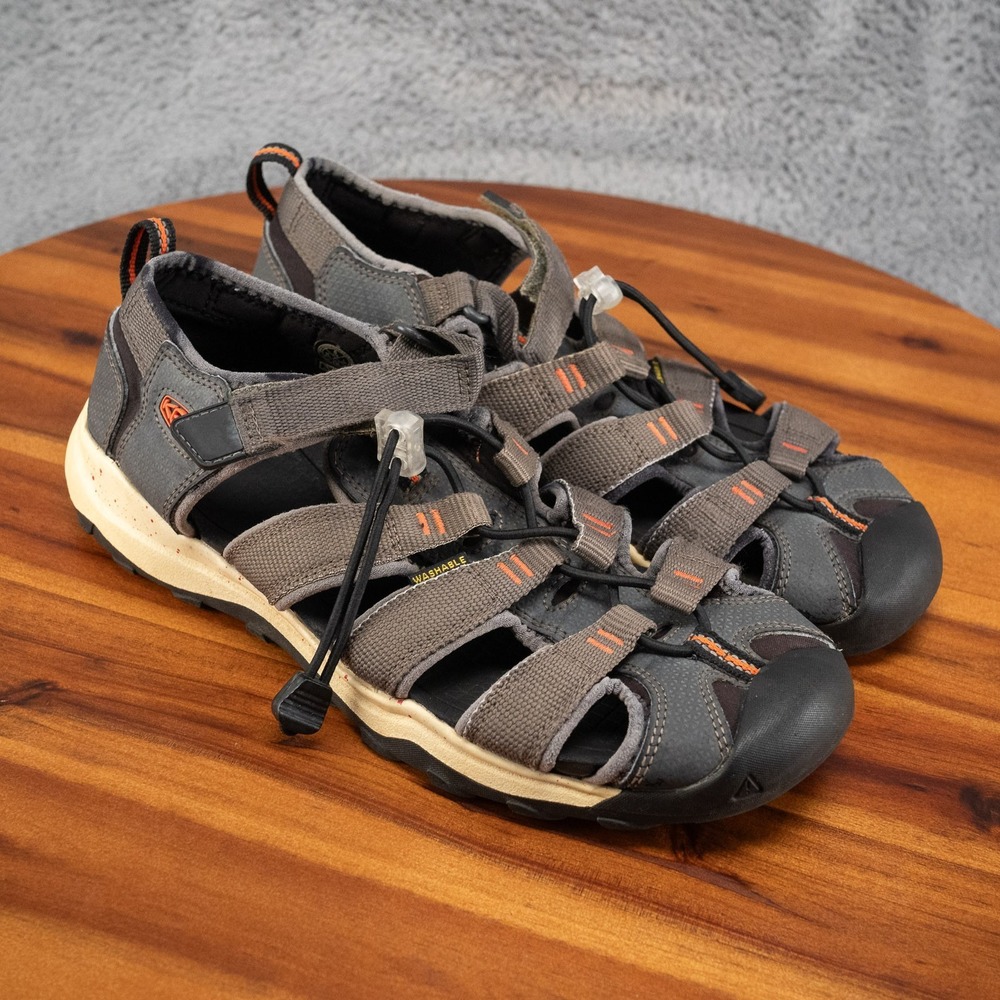 Keen Newport H2 Sandals Boys 6 Gray Closed Toe Hiking Water Shoes Sport Outdoor